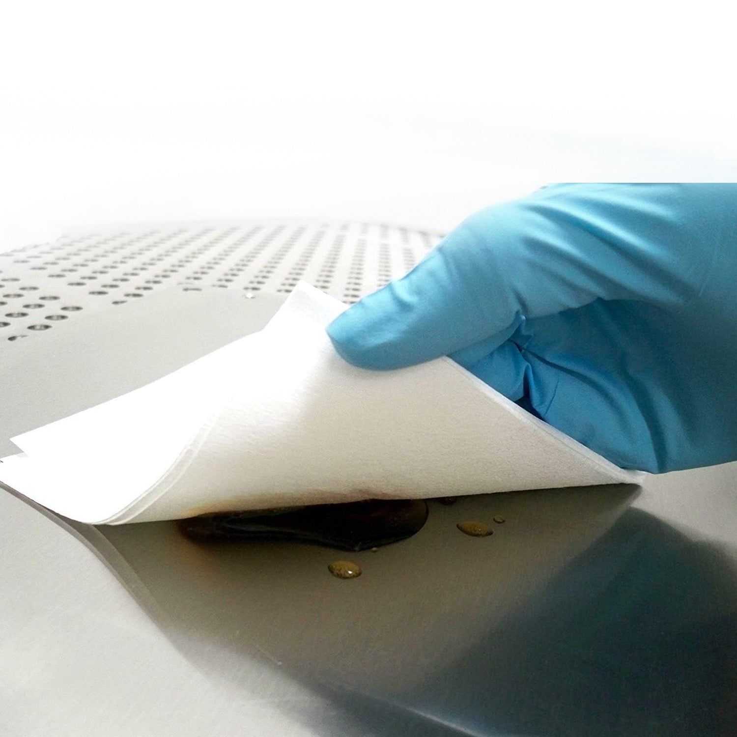 United Scientific® Labclean™ Cleanroom Wipes 100% Polyester, 600/Pack – Sterile Laser-Cut Wipes for Critical Environments