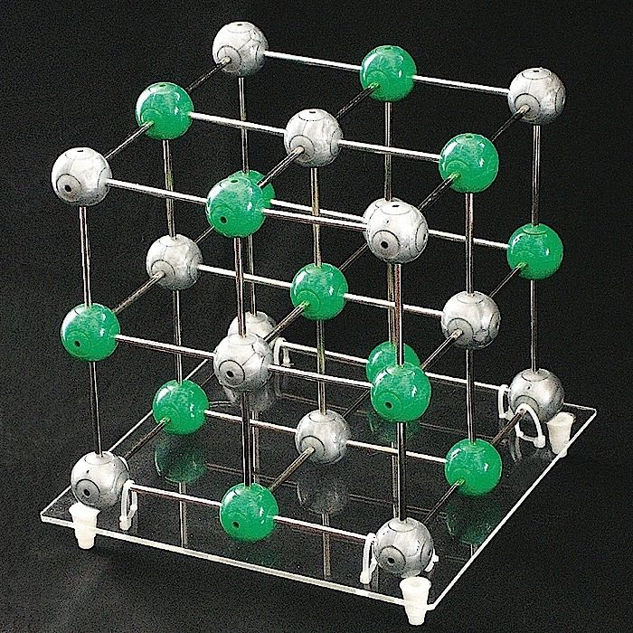 United Scientific® Sodium Chloride Crystal Model – Ball-and-Spoke NaCl Structure with Acrylic Base
